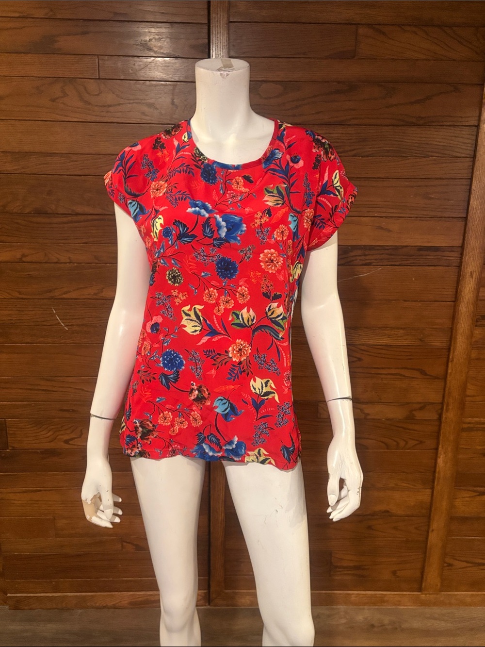 Renuar Vibrant Red Floral Cap Sleeve Blouse with Blue Accents